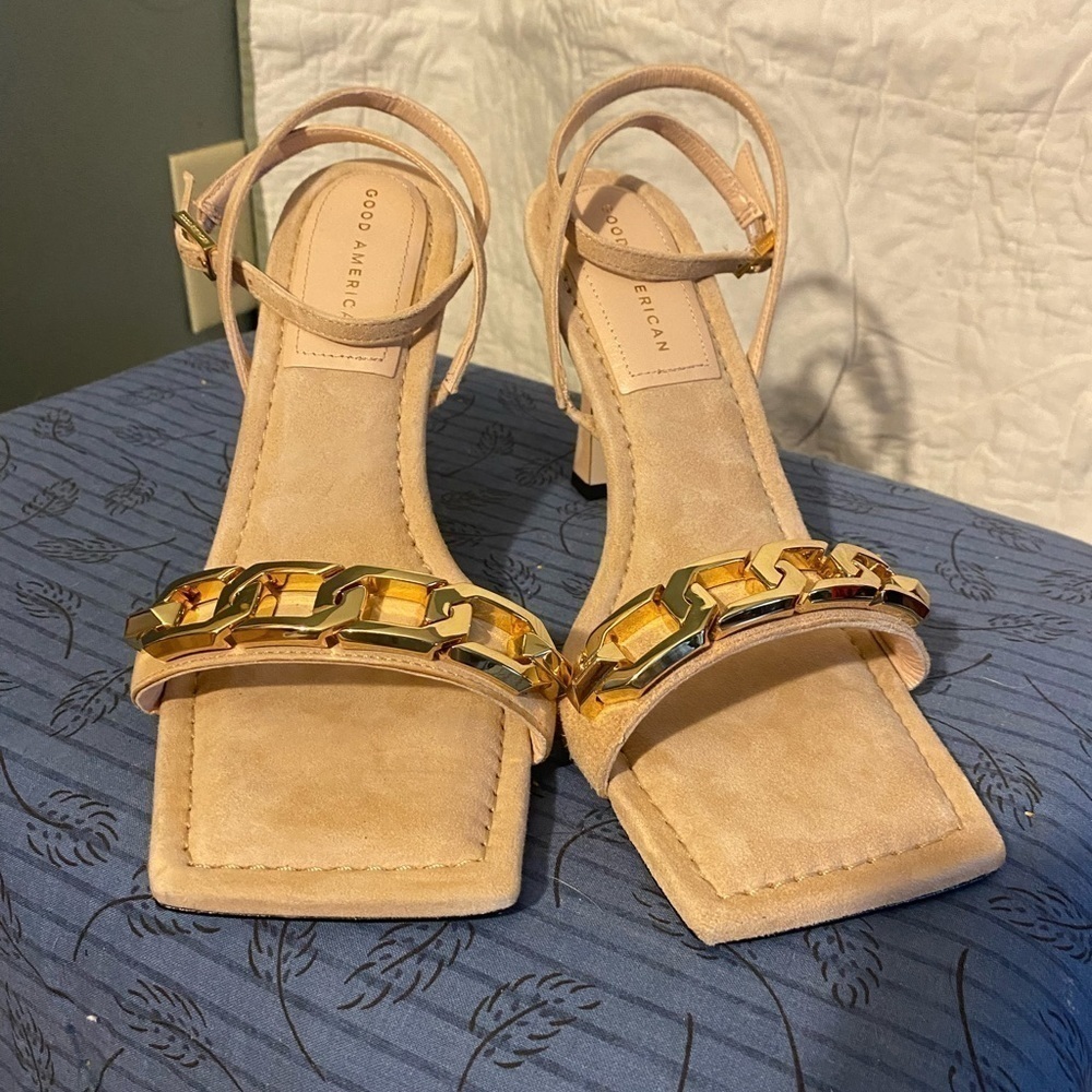 Good American kid suede nude ankle strap heels with gold chain toe detail 9